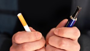 Más adolescentes adictos a cigarrillos electrónicos con altas dosis de  nicotina - KFF Health News