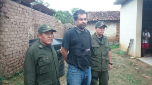 La policiía de Bolivia capturó el jueves 28 de mayo a Martín Belaunde en la población de Magdalena, a 800 kilómetros al norte de La Paz. (Crédito: Agencia ABI/Min.Gobierno)