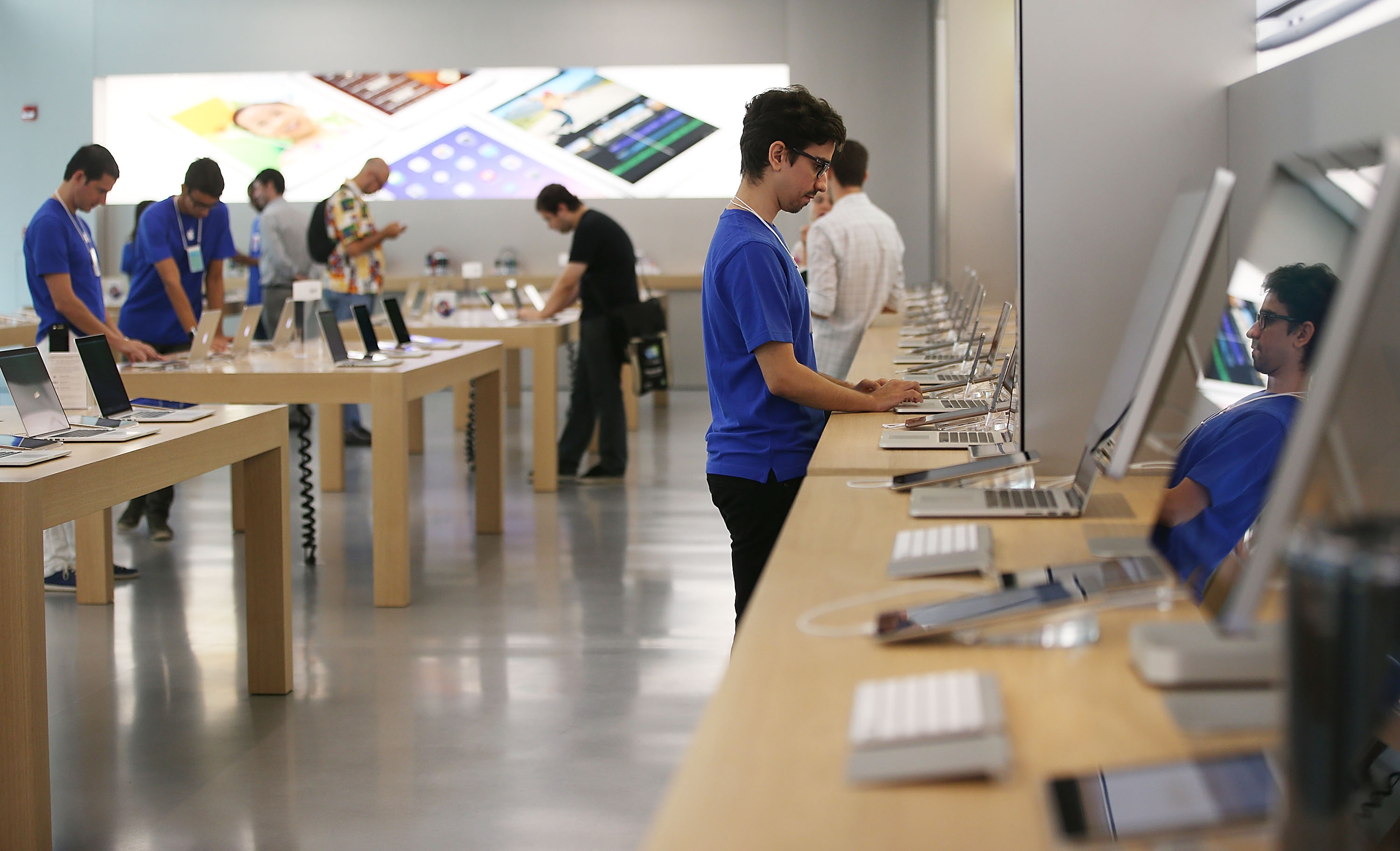 Empleados de Apple robaron a la tienda para comprar sus productos
