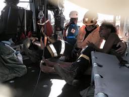 Rescatistas de la Cruz Roja y de la Fuerza Aérea de Colombia se internaron en las selvas de Chocó para buscar a los tres pasajeros del avión que se estrelló el 20 de junio. (Crédito: Cortesía FAC)