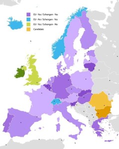 En el mapa, el territorio morado son países que hacen parte de la UE y necesitan visa Schengen; en azul, los países que no hacen parte de la Unión Europea y a los que se necesita visa para el ingreso. En verde, los territorios en los que no aplica este documento, y en amarillo, países candidatos a ser parte del territorio Schengen. (Crédito: schengenvisainfo.com)