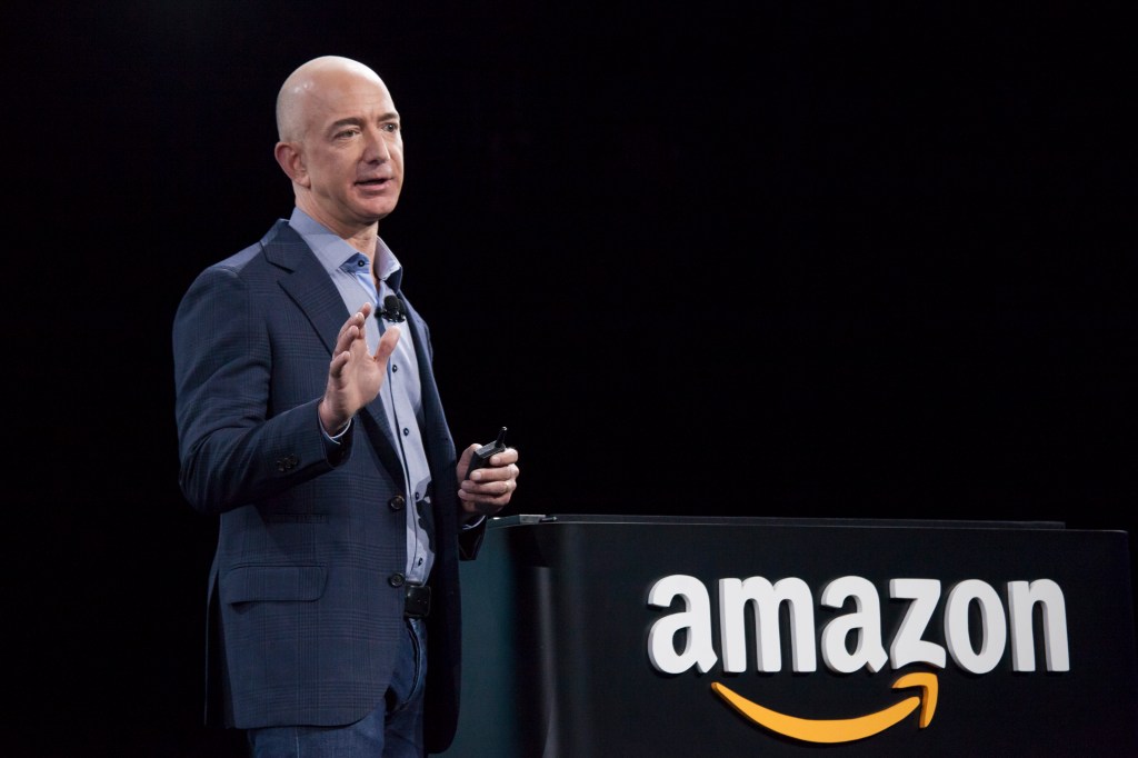 El diario NYT publicó un reportaje en el que acusa a Amazon de ser una empresa con condiciones laborales difíciles. Jeff Bezos defendió la compañía. (Crédito:David Ryder/Getty Images)