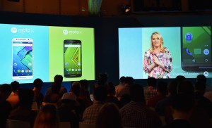 Adrienne Hayes, vicepresidente Senior de Marketing y Comunicaciones de Motorola presentó en Londres los nuevos teléfonos inteligentes de la compañía: el Moto X y el Moto X Style. (Crédito: Mike Coppola/GettyImages)