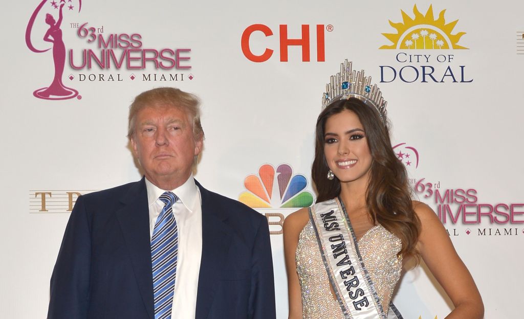 Donald Trump y la Miss Universo Paulina Vega (Crédito: Rodrigo Varela/Getty Images)