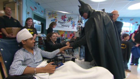El 'Batman' que visitaba niños enfermos en hospitales murió en un accidente  automovilístico | CNN