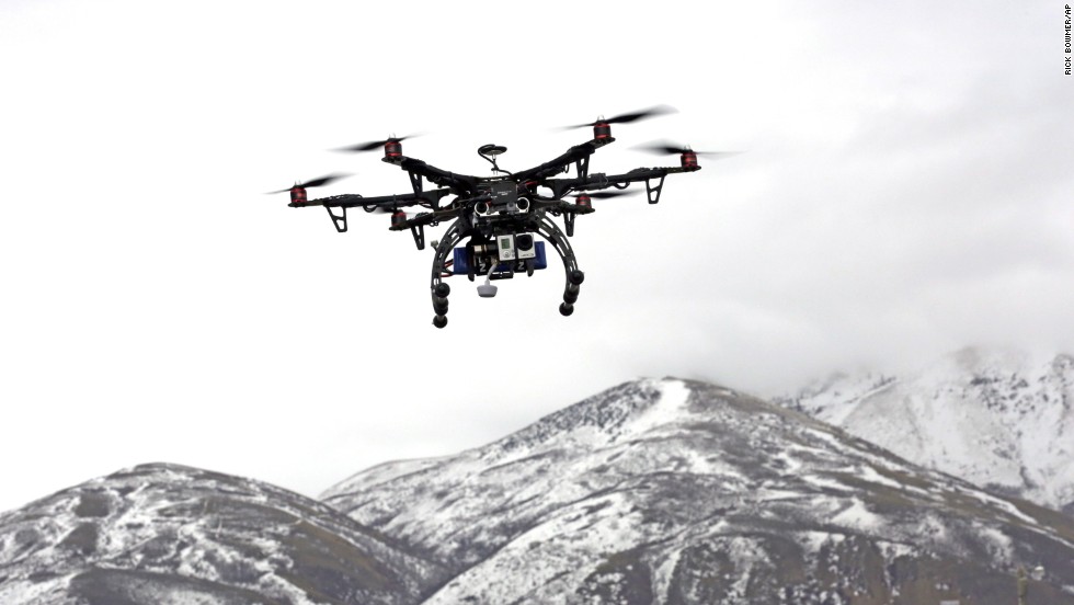 Puede un dron outlet sobrevolar mi casa