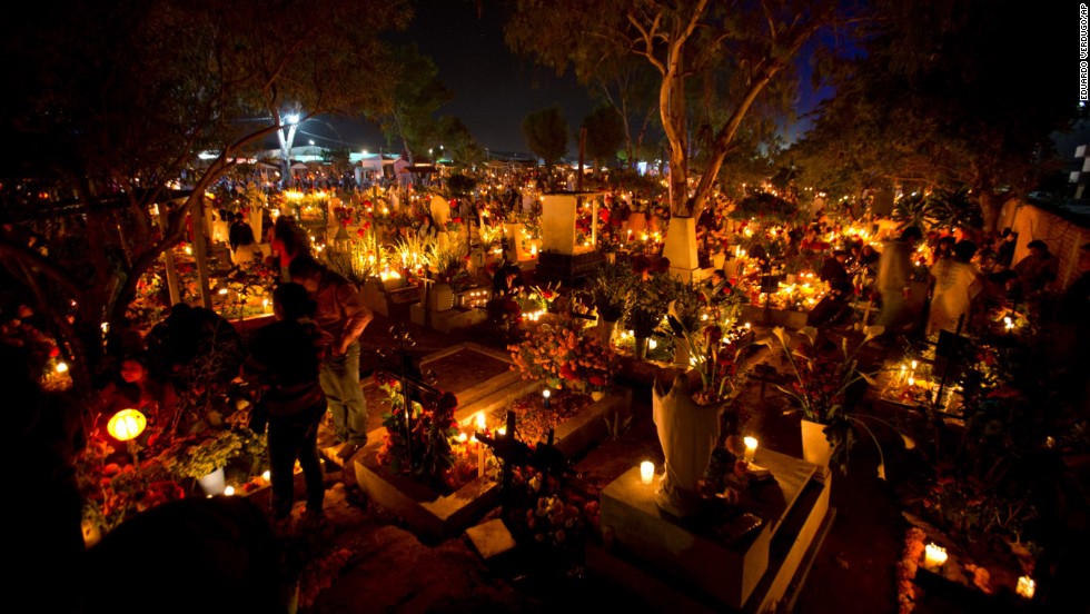 FOTOS: Altares, flores, ofrendas y todo el color del Día de Muertos en