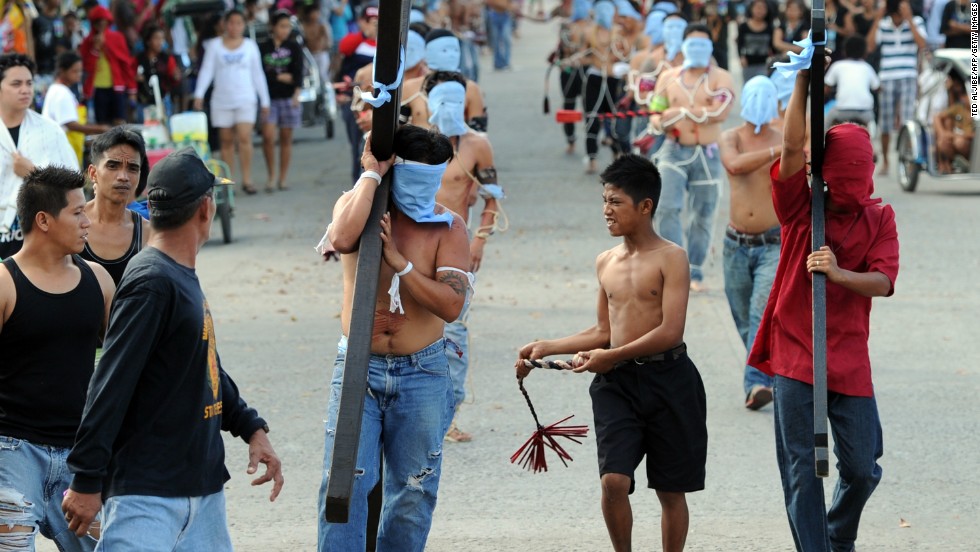 Una tradición de 50 años los filipinos se crucifican en el Viernes