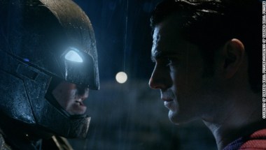 Batman vs. Superman, ¿quién gana en las taquillas? | Video | CNN