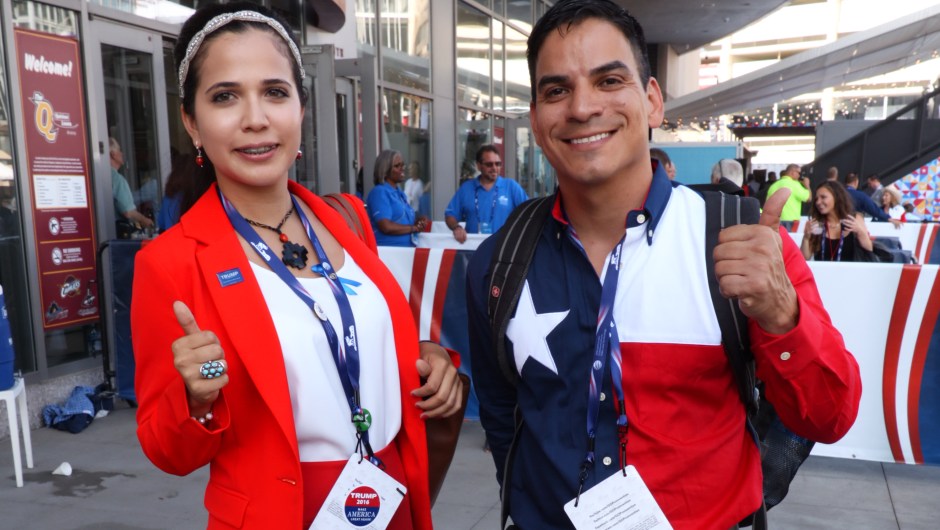 Dos invitados de una delegación de Texas. Crédito: Juan Andrés Muñoz/CNN