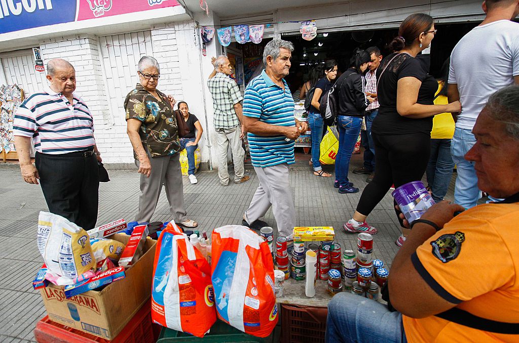 Venezuelans shop for groceries along the streets of Cucuta, Colombia on July 17, 2016. Thousands of Venezuelans crossed the border with Colombia to take advantage of its 12-hour opening after it was closed by the Venezuelan government 11 months ago. Venezuelans rushed to Cucuta to buy food and medicines which are scarce in their / AFP / Schneyder Mendoza (Photo credit should read SCHNEYDER MENDOZA/AFP/Getty Images)