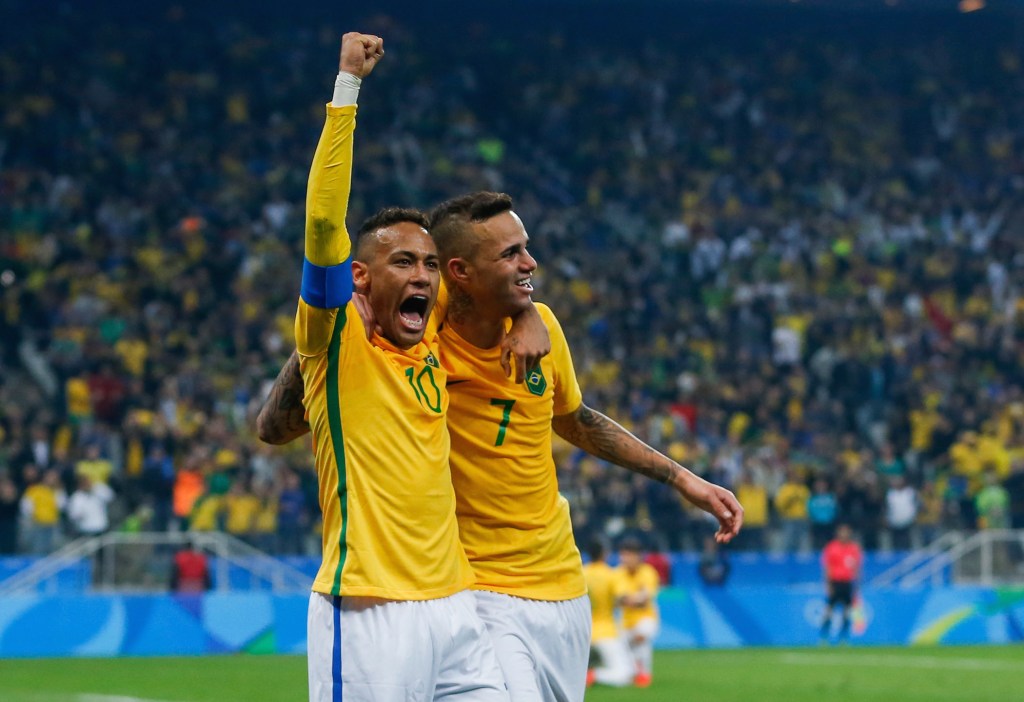Neymar celebran el gol con el que eliminan a Colombia y aseguran sus pasos a Semifinales en Río 2016. (Crédito: Alexandre Schneider/Getty Images)