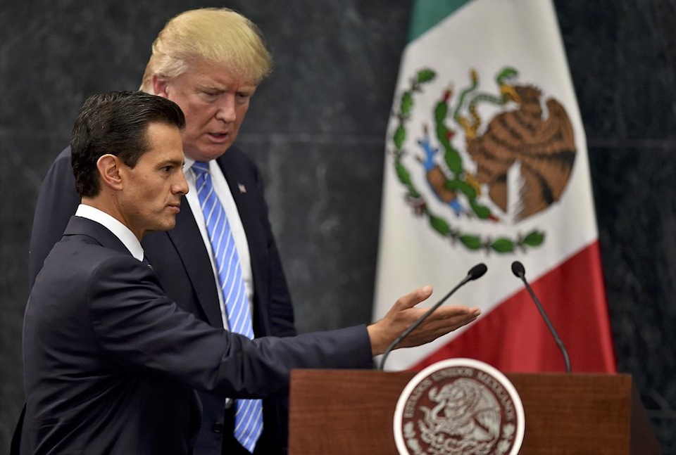 El presidente de México Enrique Peña Nieto y el ahora presidente electo de Estados Unidos, Donald Trump, se encontraron en Ciudad de México en agosto pasado. (YURI CORTEZ/AFP/Getty Images).