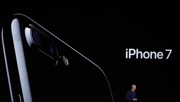 SAN FRANCISCO, CA - SEPTEMBER 07: Apple CEO Tim Cook announces the new Apple iPhone 7 during a launch event on September 7, 2016 in San Francisco, California. Apple Inc. is expected to unveil latest iterations of its smart phone, forecasted to be the iPhone 7. The tech giant is also rumored to be planning to announce an update to its Apple Watch wearable device. (Photo by Stephen Lam/Getty Images)