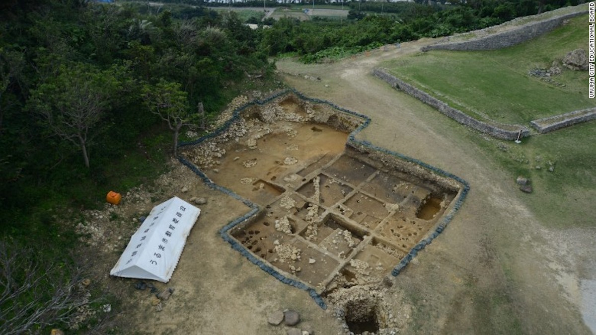 Una vista aérea del lugar de excavación del castillo de Kasturen. 