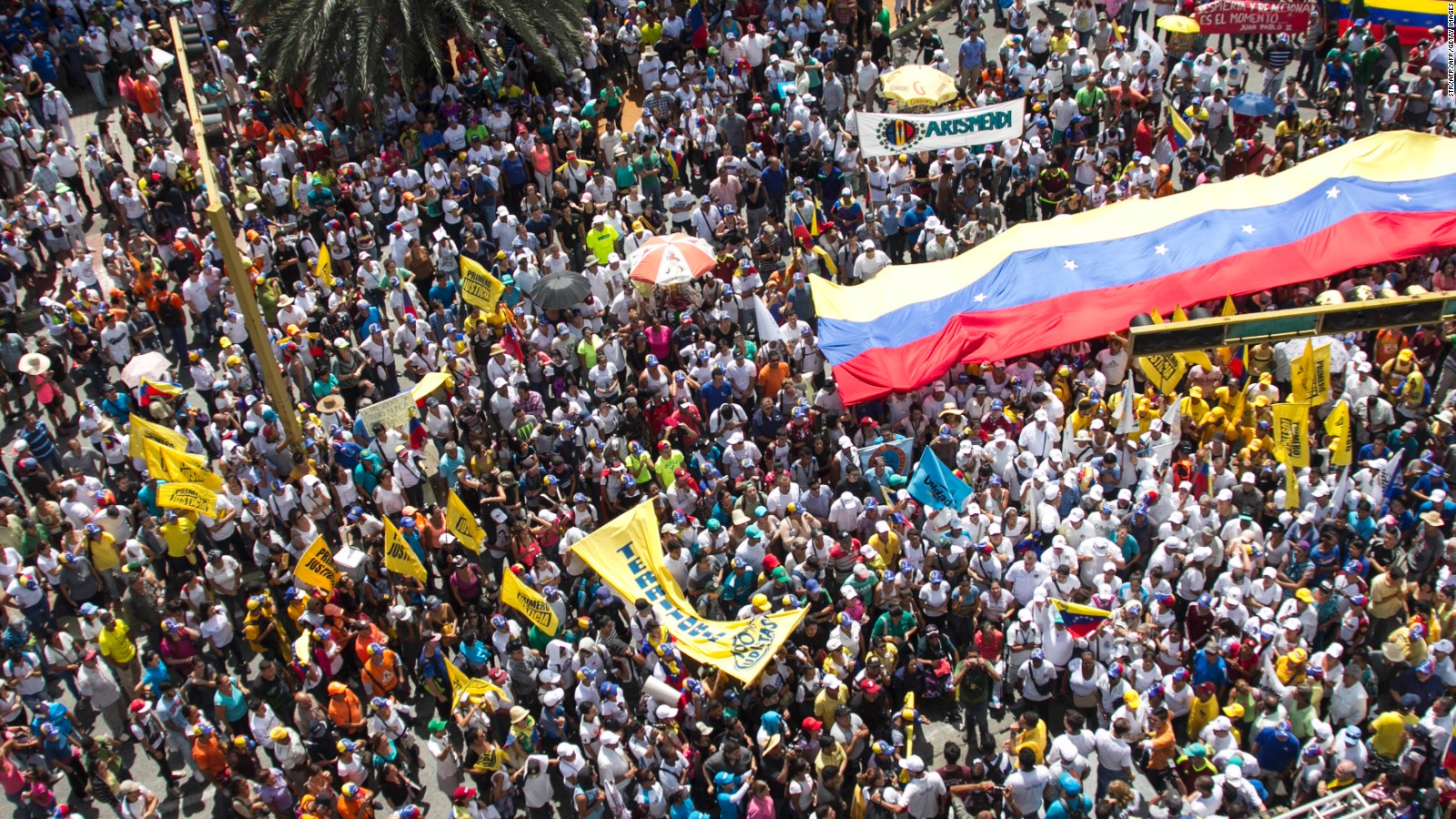 #AsíLoVivimos: Las Marchas A Favor Y En Contra En Venezuela | Video | CNN