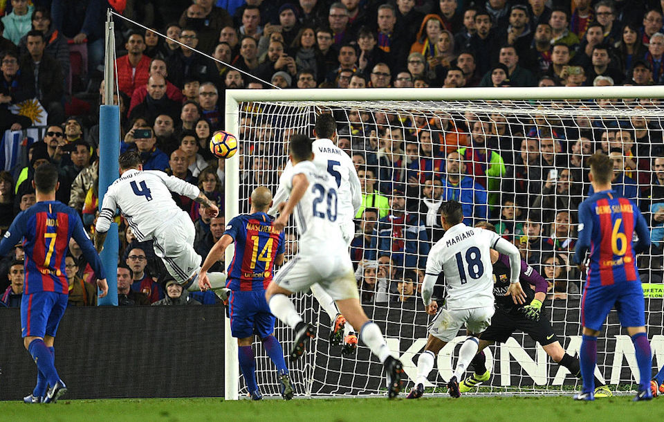 libertad flotante Fuera de plazo Real Madrid empata de último minuto al Barcelona con gol de Sergio Ramos |  CNN