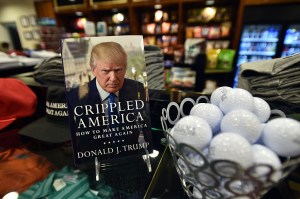 El más reciente libro de Donald Trump salió a la venta en noviembre de 2015. (Crédito: JOSH EDELSON/AFP/Getty Images)