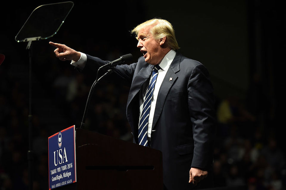Donald Trump durante un mitin en Grand Rapids, Michigan, durante su gira de agradecimiento. (DON EMMERT/AFP/Getty Images)