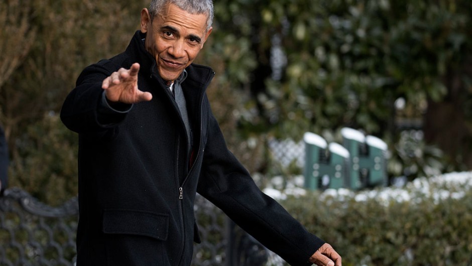 WASHINGTON, DC - JANUARY 07: President Barack Obama walks to Marine One on the South Lawn of the White House on January 7, 2017 in Washington, DC. President Obama Will be attending a wedding in Florida. (Photo by Shawn Thew - Pool/Getty Images)