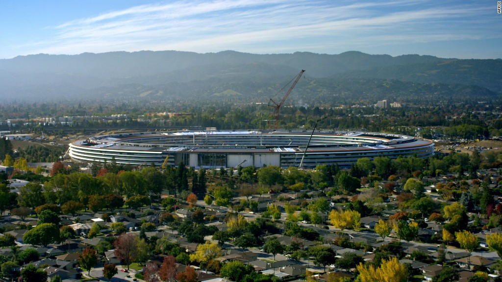 Diseño del nuevo campus de Apple, con forma de nave espacial, en Cupertino (California).