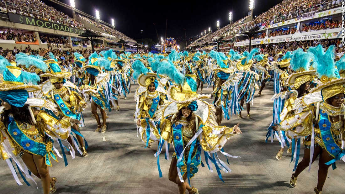 El Desfile de Samba es una competencia entre las mejores escuelas de samba del país, que se preparan todo el año para ello. ¿El premio? Alardear de haber sido los mejores, los primeros.