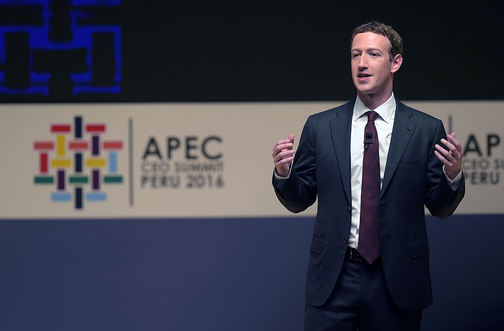 Mark Zuckerberg, fundador y director ejecutivo de Facebook, durante una sesión de la APEC en noviembre de 2016. (Crédito: RODRIGO BUENDIA/AFP/Getty Images/Archivo)