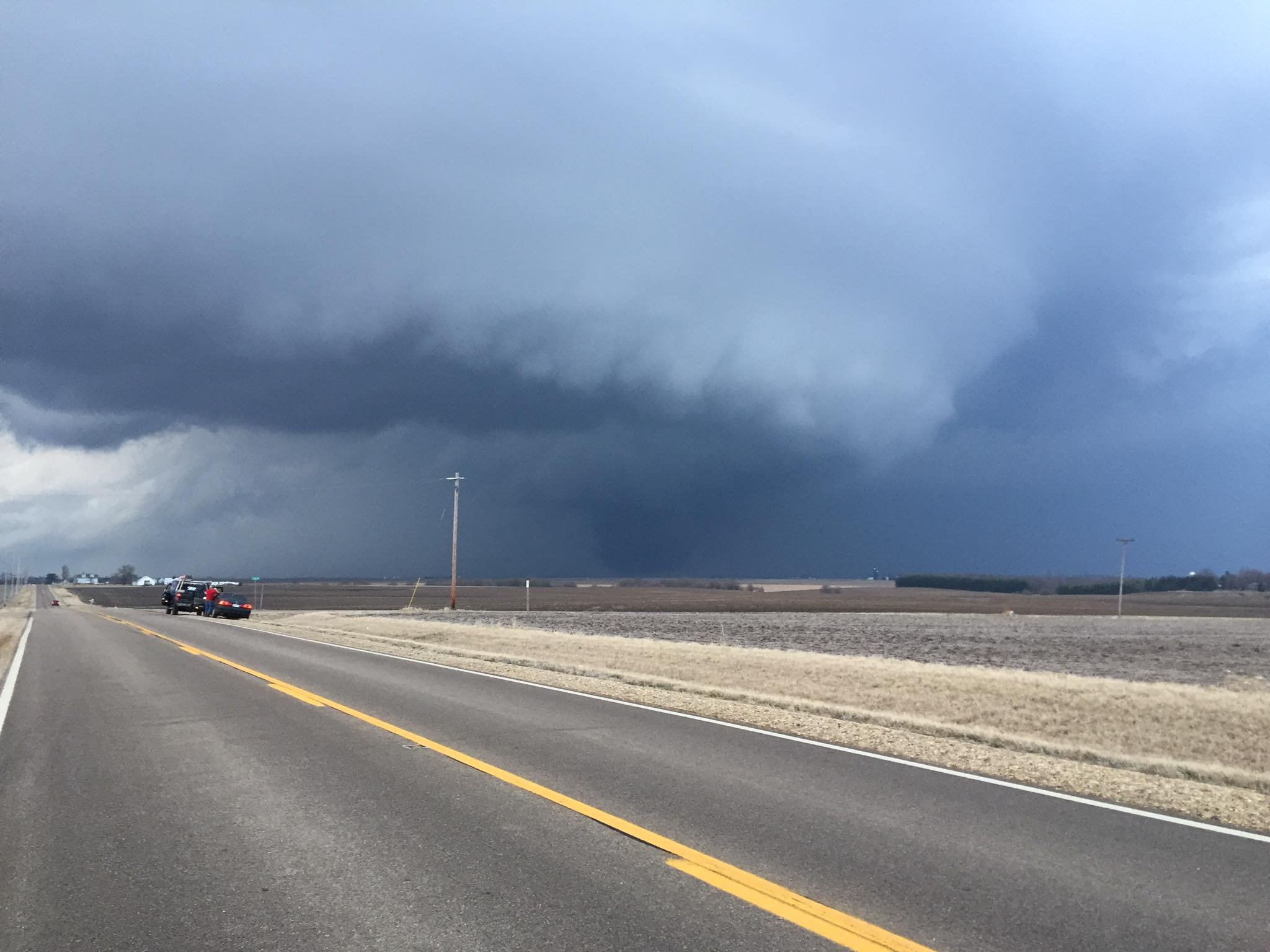 22 tornados dejan al menos 3 muertos en varios estados de Estados