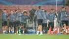 Real Madrid's players take part in a training session on the eve of the Champions League football match Napoli vs Real Madrid on March 6, 2017 at the San Paolo stadium in Naples. /