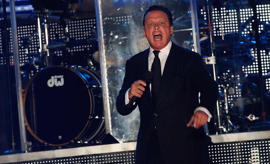 Mexican singer Luis Miguel performs during a concert in Veracruz, on December 18, 2013. AFPPHOTO/KORAL CARBALLO (Photo credit should read KORAL CARBALLO/AFP/Getty Images)
