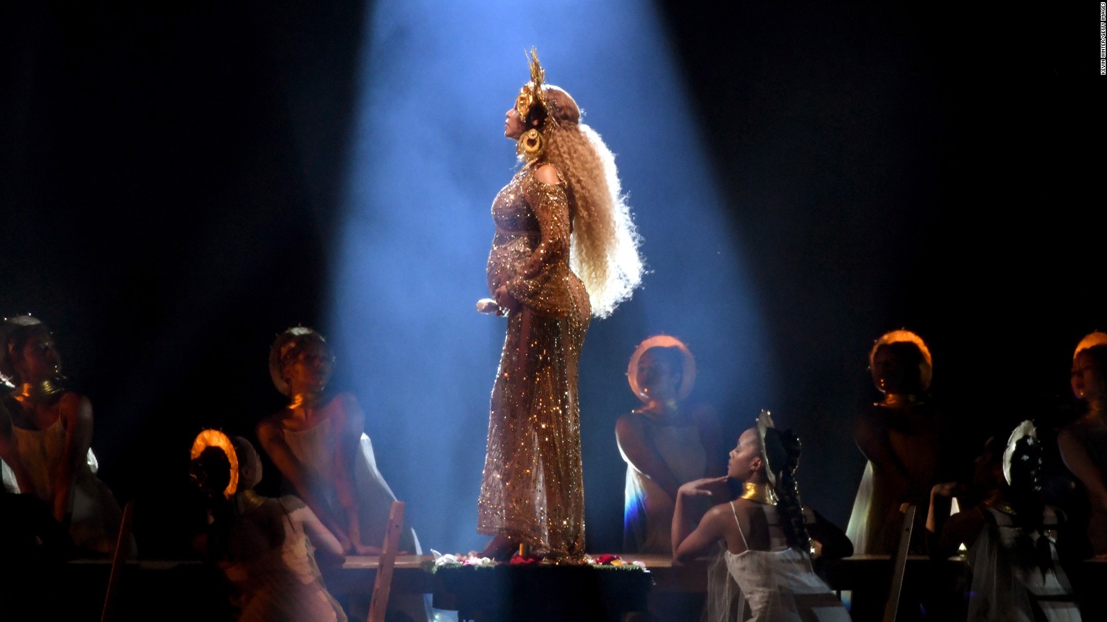 Beyoncé acude en ayuda de su ciudad natal Houston Video CNN