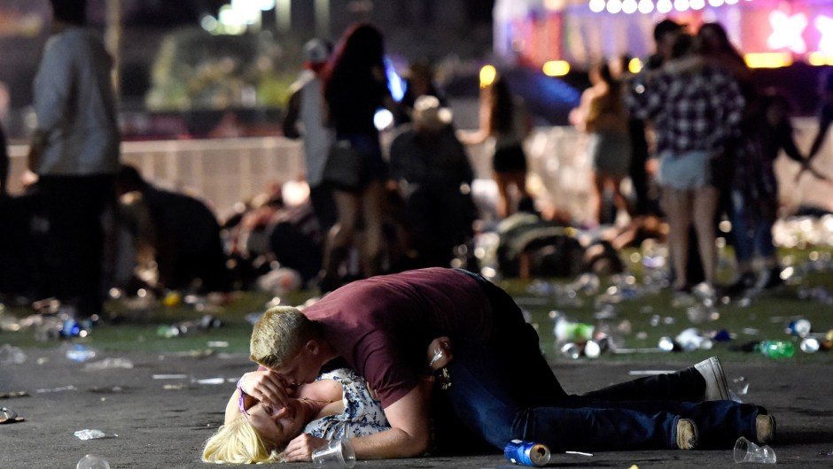 A escala nacional Lo encontré en voz alta La masacre de Las Vegas fue meticulosamente planeada: el atacante disparó  durante 9 u 11 minutos | CNN