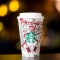 El vaso navideño de Starbucks 2017 desafía a los aficionados a su café a ser creativos, con un diseño que puede pintar y personaliza. Crédito: Joshua Trujillo, Starbucks