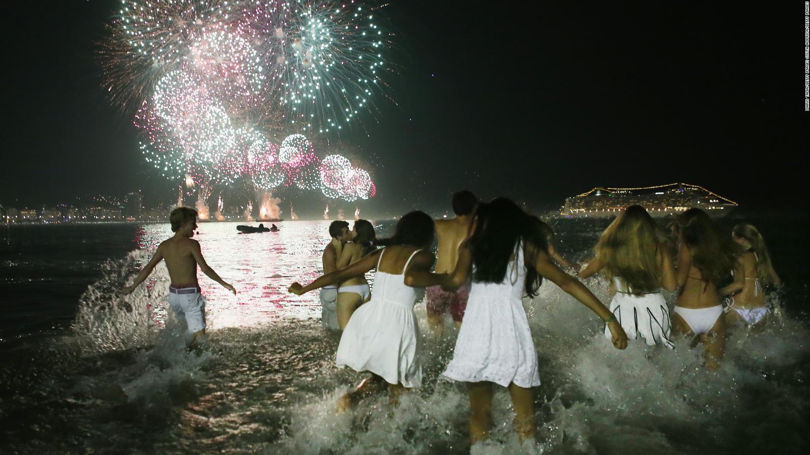 Año Nuevo en las playas brasileñas Video CNN