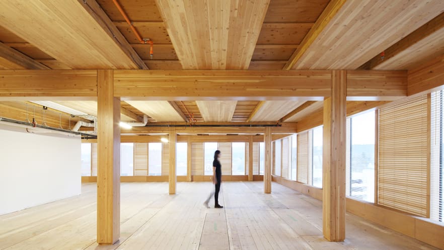 El edificio es un centro para educación e investigación en el diseño en madera. Foto: Cortesía de MGA.