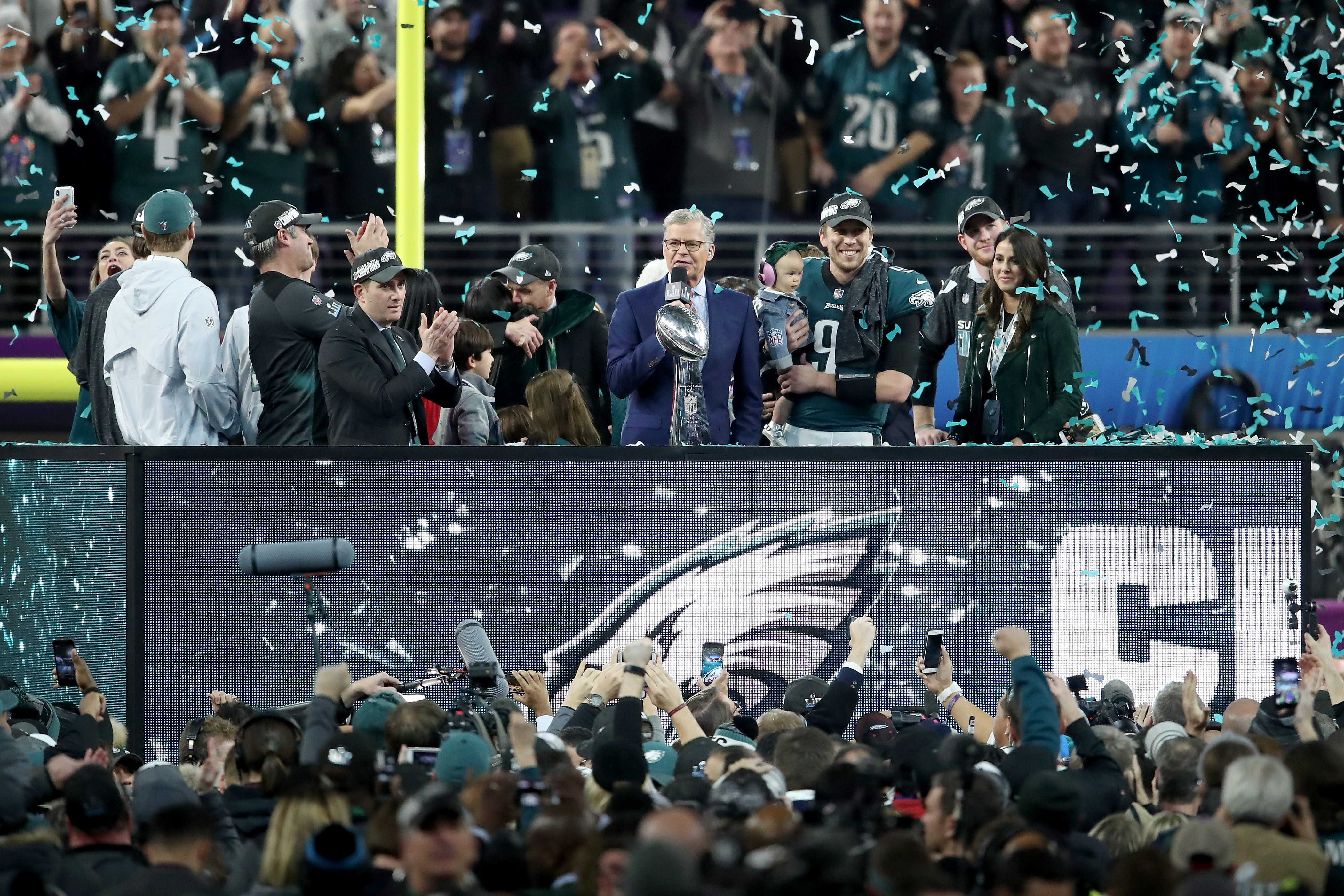 Los Eagles de Filadelfia ganan su primer título en el Super Bowl al  derrotar a los pentacampeones New England Patriots - BBC News Mundo