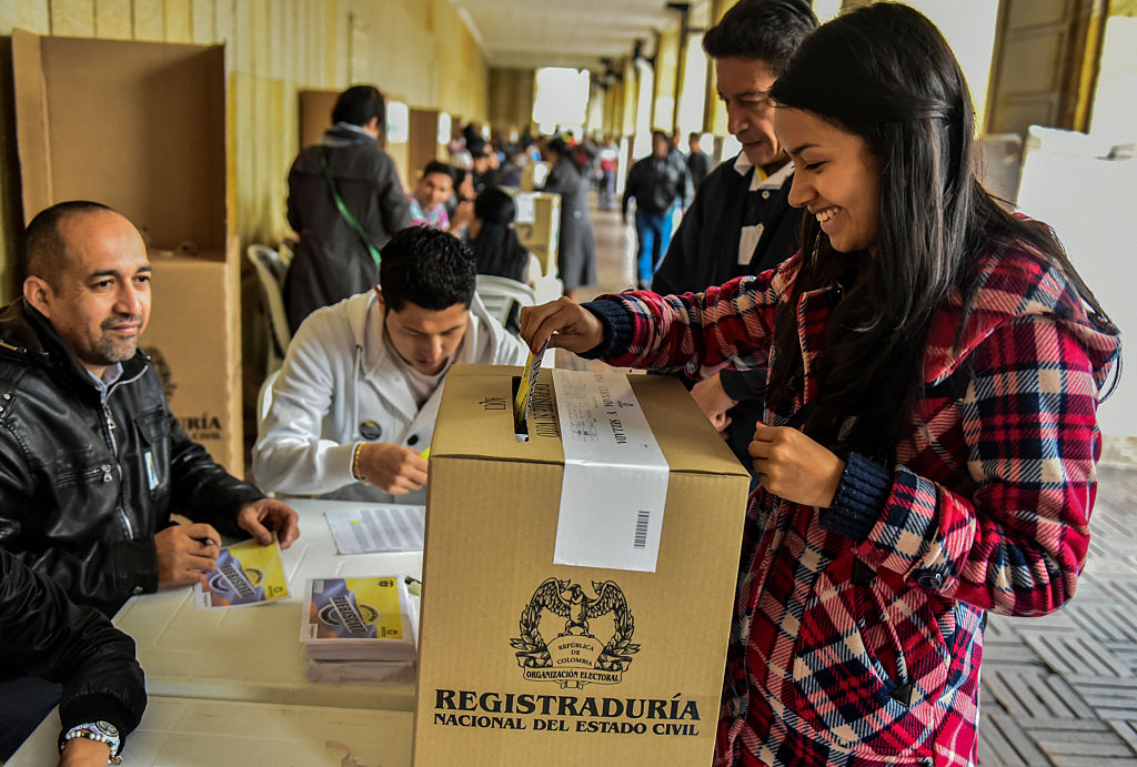 Elecciones en Colombia votantes elegirán a miembros del Congreso y dos