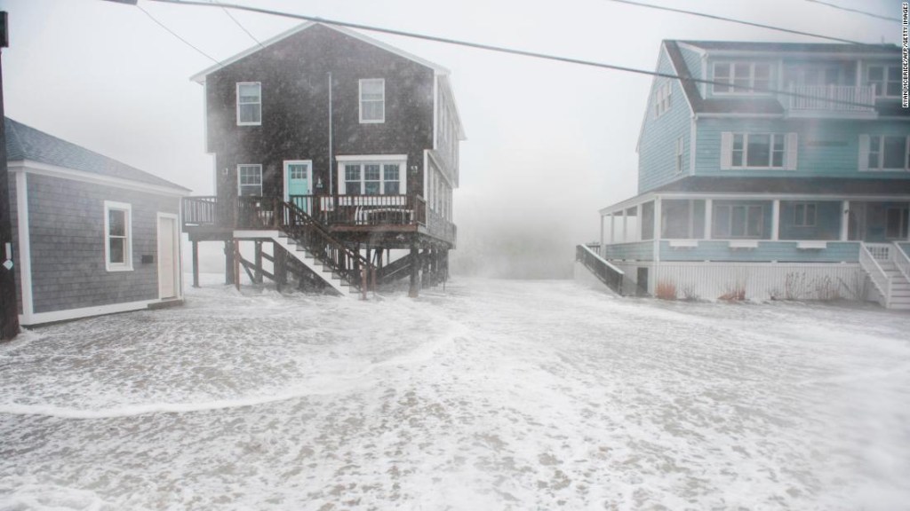 'Bomba ciclónica' en el área costera de Nueva Inglaterra. (Crédito: RYAN MCBRIDE/AFP/Getty Images)