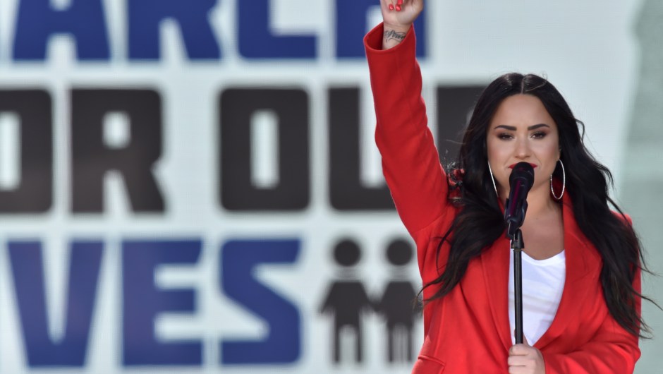 La cantante Demi Lovato actuó en la Marcha por Nuestras Vidas en Washington. (Crédito: NICHOLAS KAMM/AFP/Getty Images)