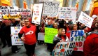 Mega marcha de maestros se toma estados de Kentucky y Oklahoma
