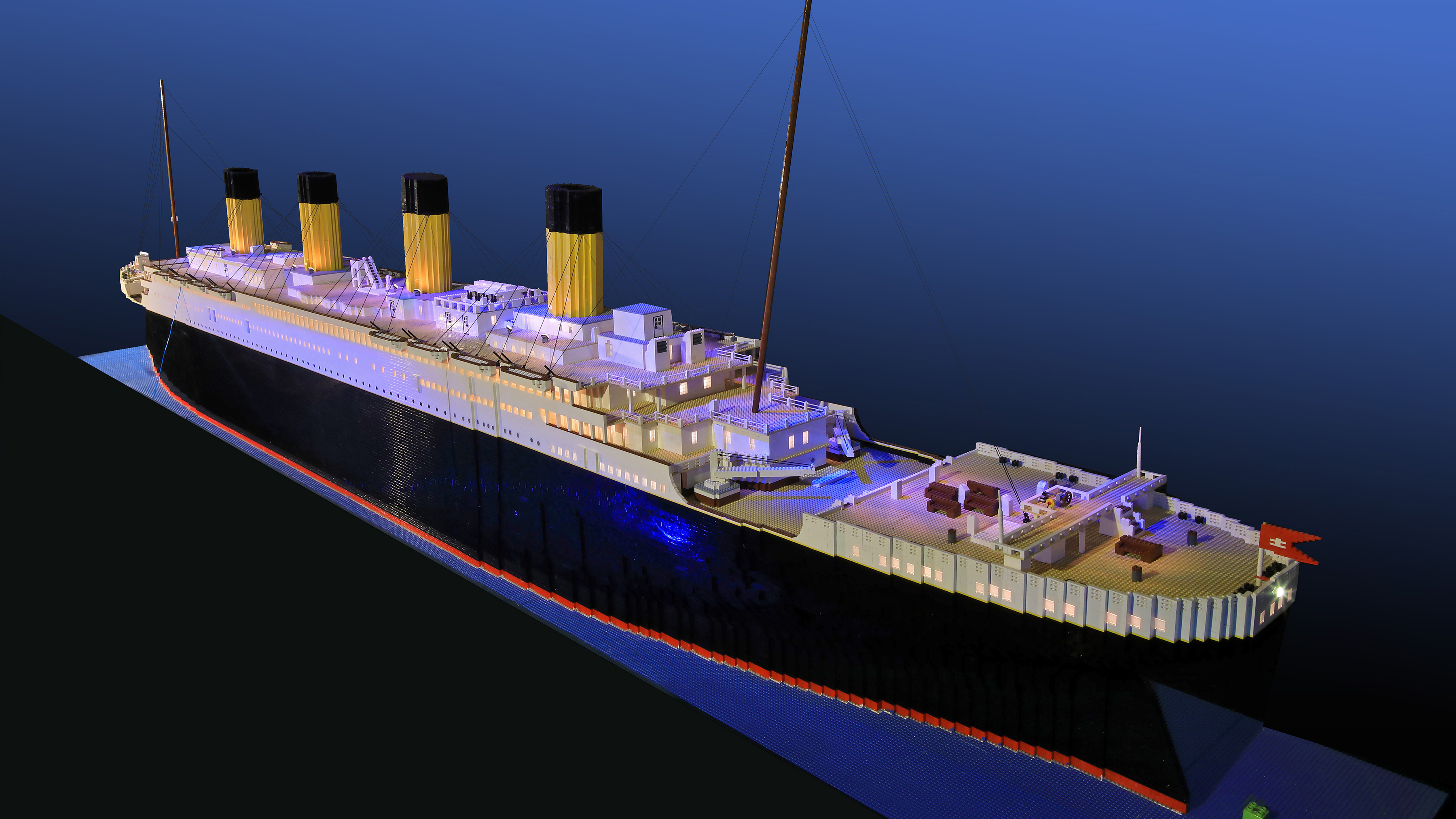 ElDatoDeHoy nino con autismo construye la replica del Titanic en Lego mas grande del mundo