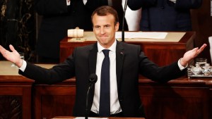 Macron: Vamos a luchar juntos contra los grupos terroristas