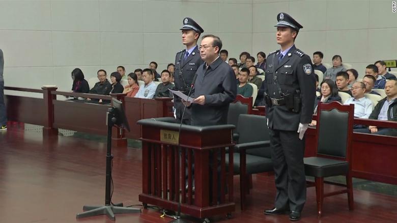El exsecretario del Partido de Chongqing Sun Zhengcai en el Primer Tribunal Popular Intermedio del municipio de Tianjin el jueves 12 de abril.