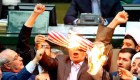 Legisladores de Irán queman la bandera de EE.UU.