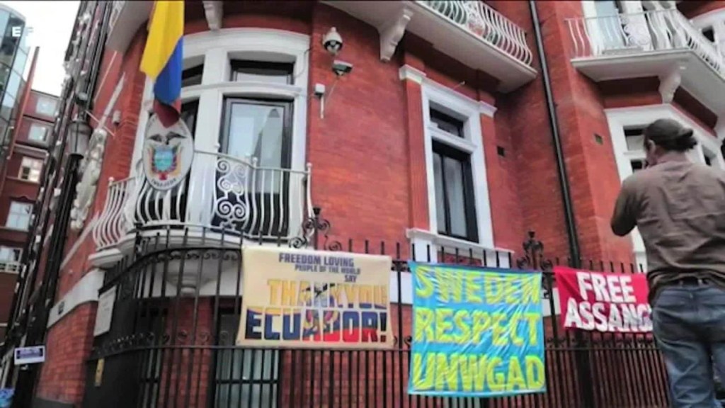 El supuesto pago de Ecuador para proteger a Assange
