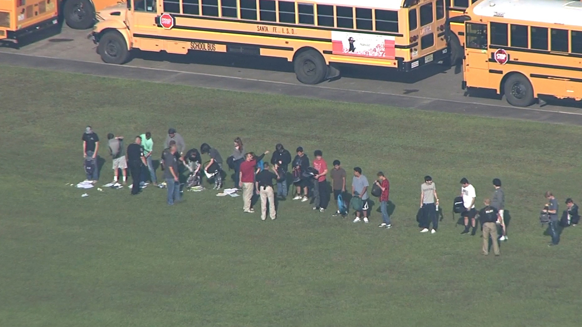 Tiroteo en escuela secundaria de Texas deja 10 muertos identifican a