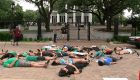 Protestan tras tiroteo en Texas haciéndose los muertos