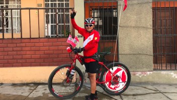 El peruano que quiere llegar a Rusia 2018 en bicicleta