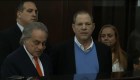 Presentan a Harvey Weinstein en una corte de Nueva York