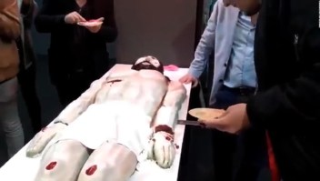 Escándalo por pastel con forma de Jesucristo en Argentina